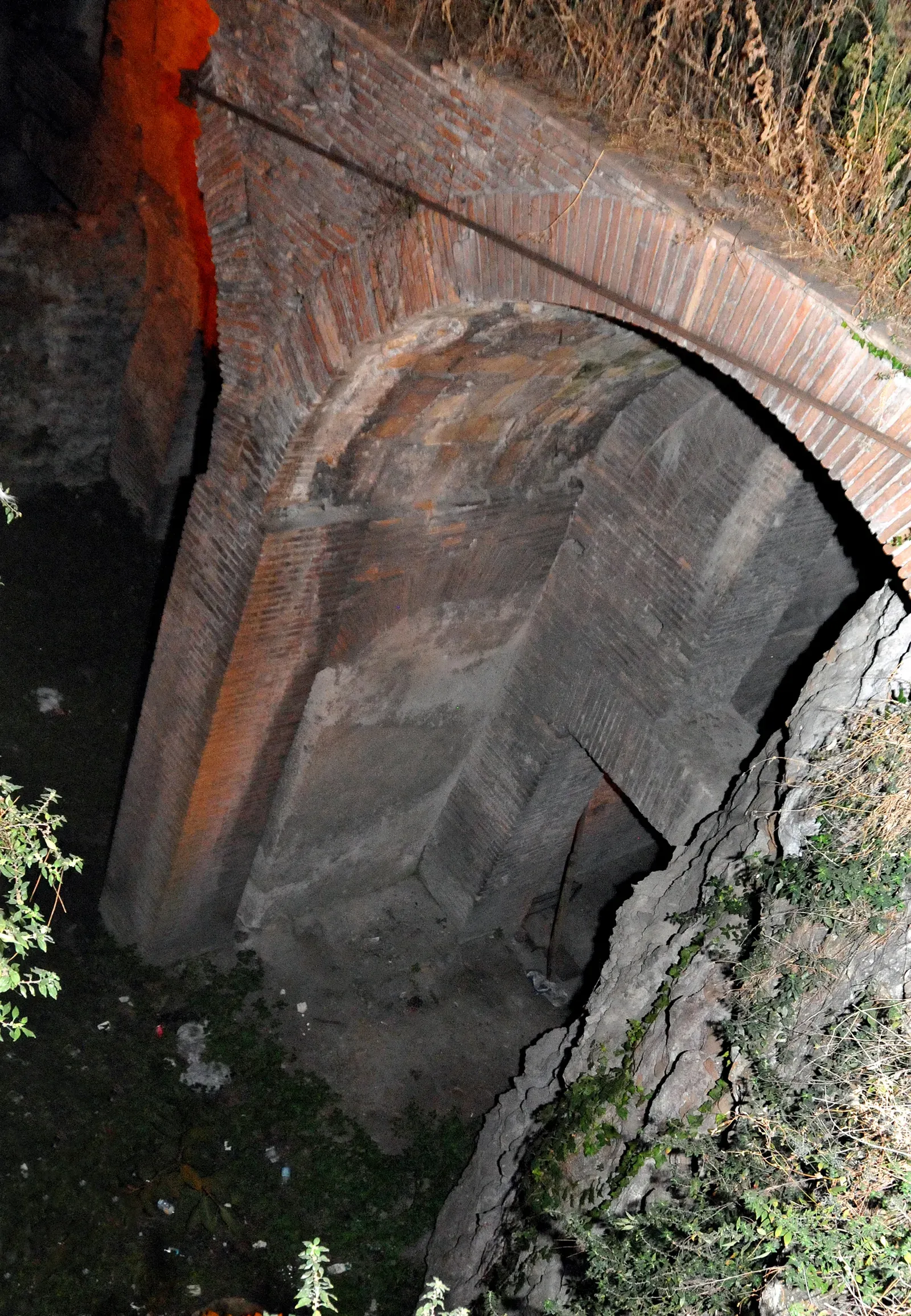 restos de una insula romana de varias plantas junto al capitolio, el único bloque de apartamentos antiguo que sigue en pie en roma