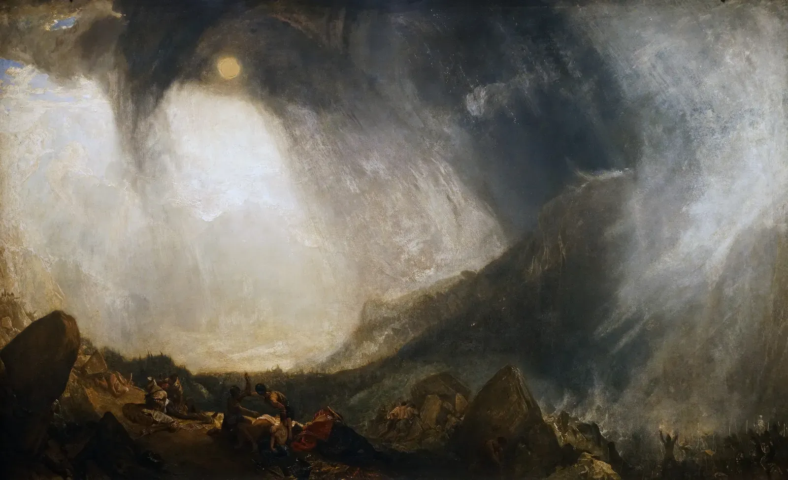 óleo de turner: una tormenta de nieve se enrosca como un remolino oscuro sobre un valle alpino, con un sol pálido arriba y, abajo, entre rocas, las figuras diminutas de un ejército en marcha