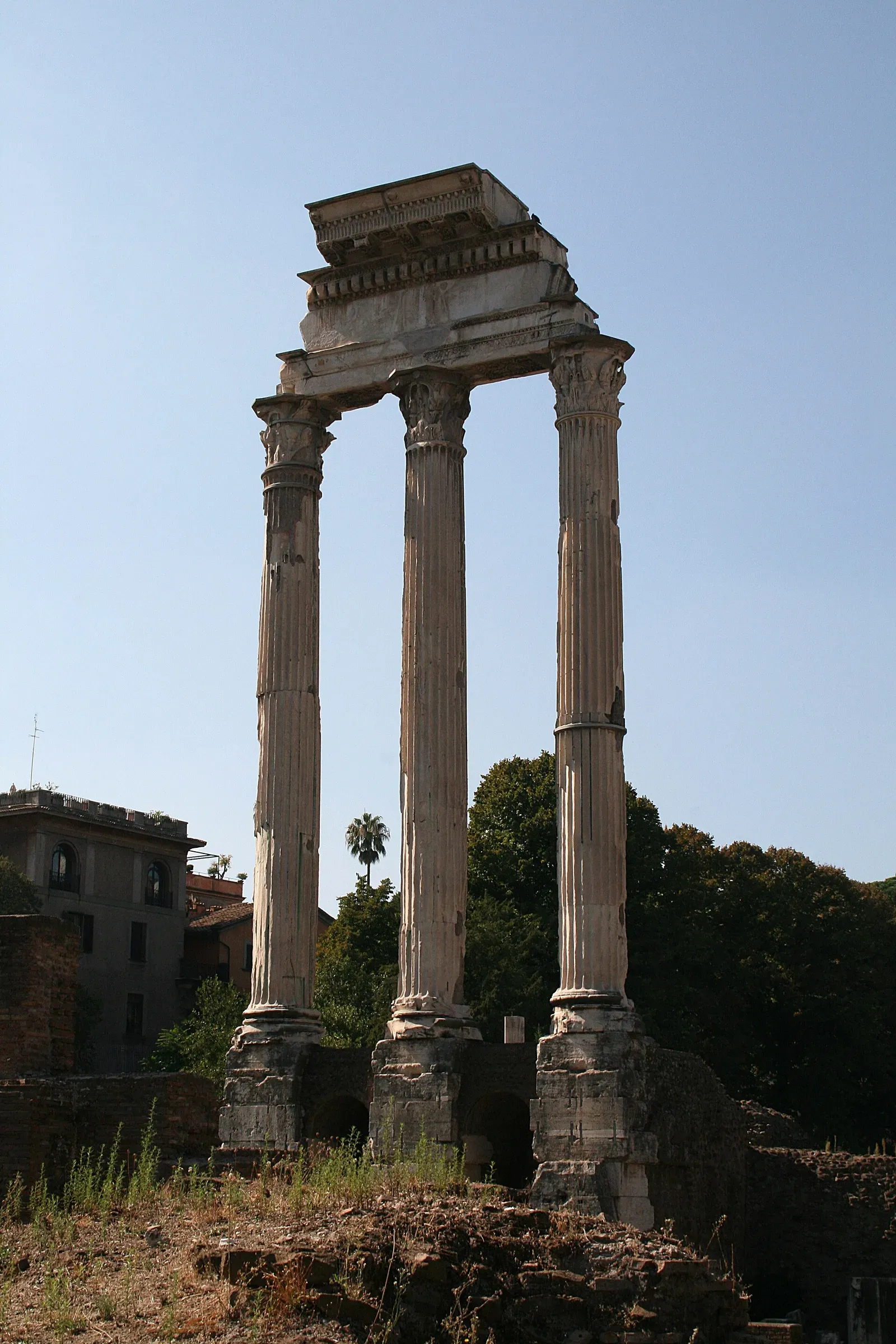 the three surviving columns of the temple of castor and pollux in the roman forum